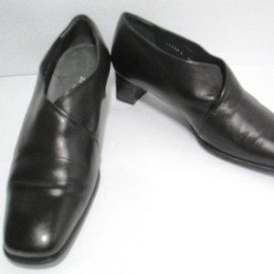 Amorcello Italy Black Leather Pumps Size 40 EU 9.5M US